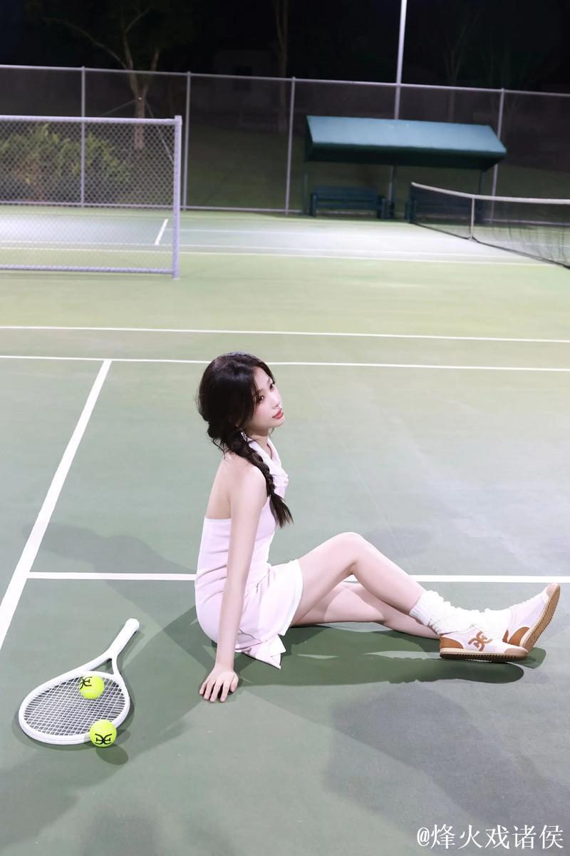 虞书欣的可爱跑姿引发热议，姜暮的细腻细节同样吸睛