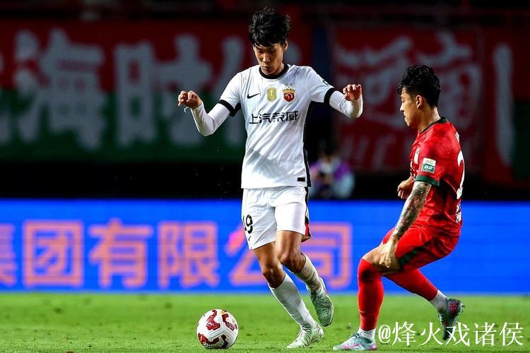 客场3比1力克河南 上海海港距榜首4分维系争冠希望 客场3比1力克河南 上海海港距榜首4分维系争冠希望
