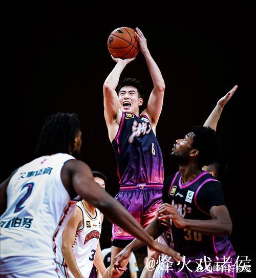 王哲林22分上海胜新疆 程帅澎25分浙江胜宁波 王哲林22分上海胜新疆 程帅澎25分浙江胜宁波