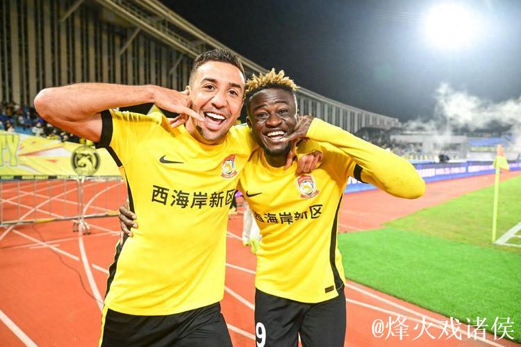 战强敌再次惨败 青岛西海岸需要提升防守硬度 战强敌再次惨败 青岛西海岸需要提升防守硬度